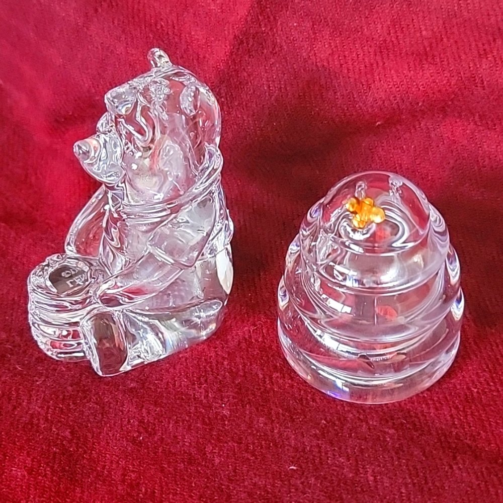 Lenox Disney Winnie the Pooh Salt and Pepper shakers